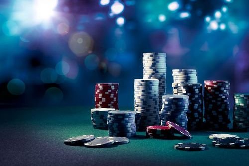 Pertandingan sepak bola Liga 1 dan turnamen olahraga di platform power77
